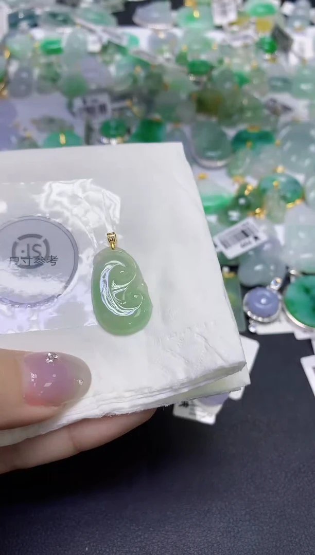 颈饰18K金镶嵌翡翠天然缅甸翡翠A货百元以上9元证书费自理