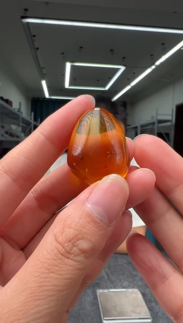 未镶嵌颈饰琥珀吊坠