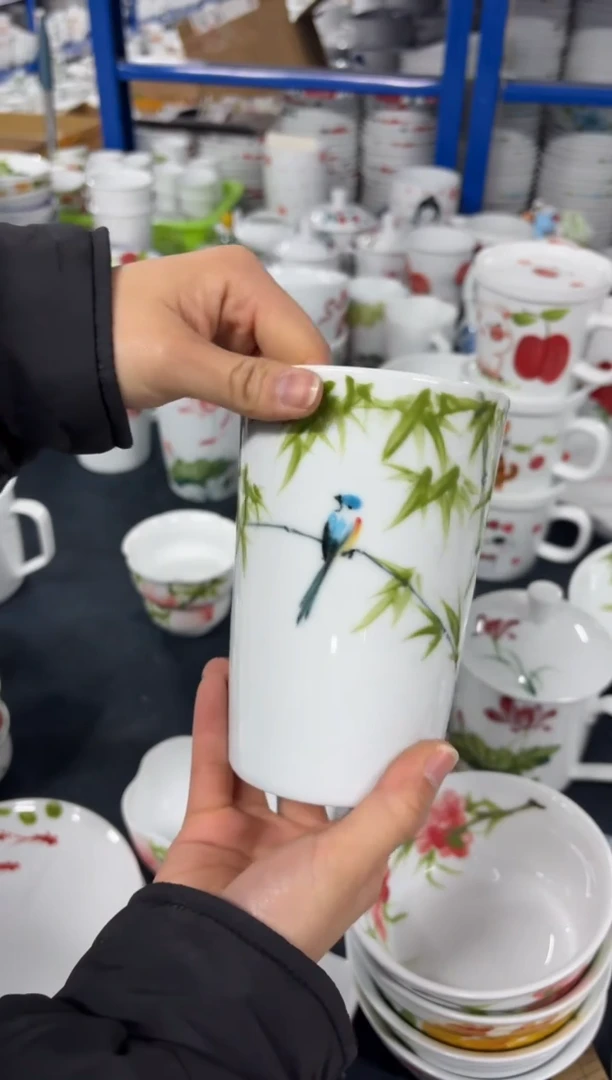景德镇高温陶瓷食品级手绘釉中彩-扎啤杯