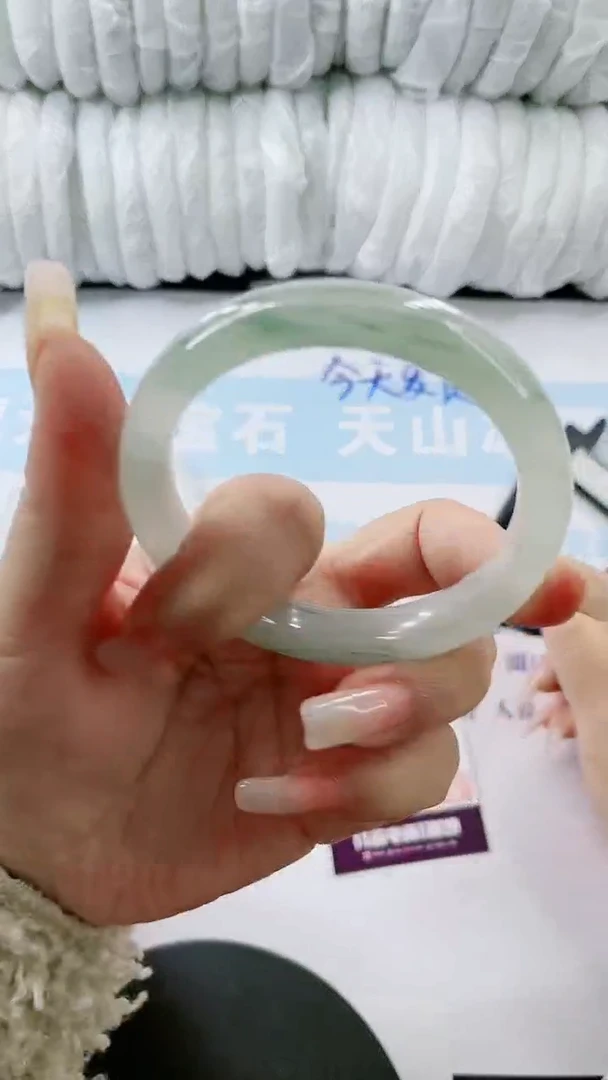 【闪购商品】石英质玉手镯未镶嵌多样性发货S526