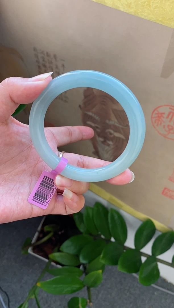 【闪购商品】翡翠手镯未镶嵌（十星强推）冰胶天空蓝圆条30号