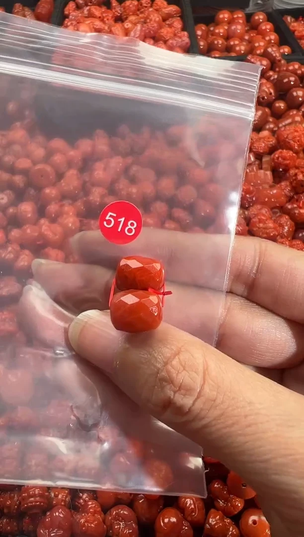 颈饰未镶嵌南红玛瑙1