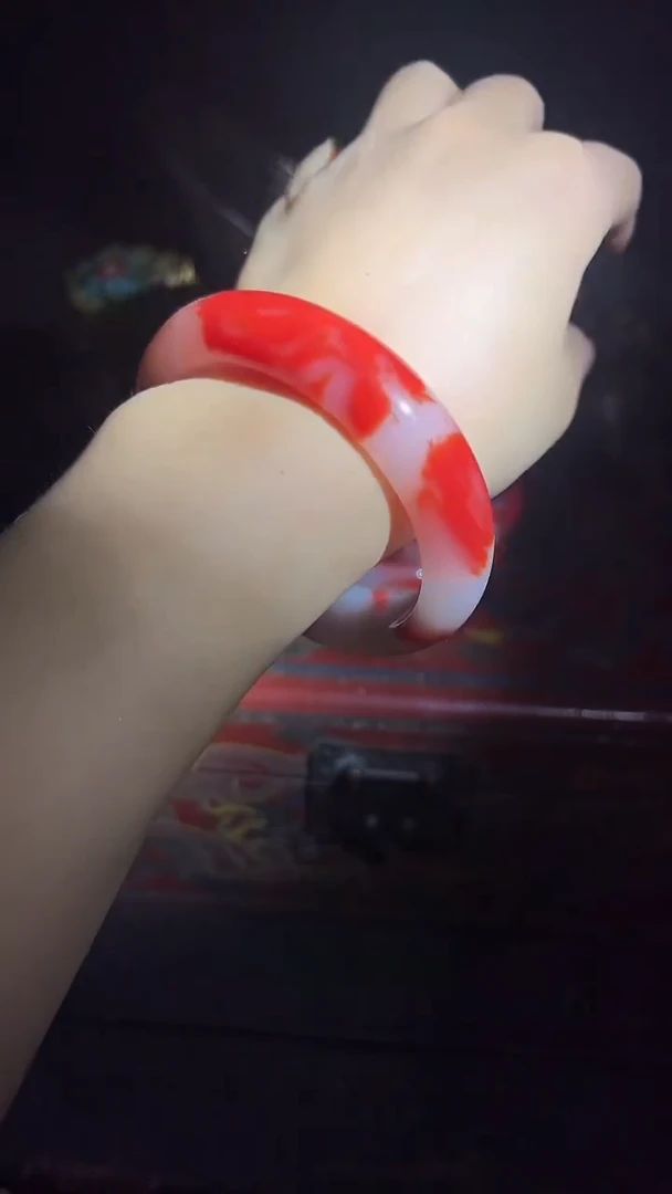 和田玉手镯未镶嵌镯子.1只.双色.白红.扁