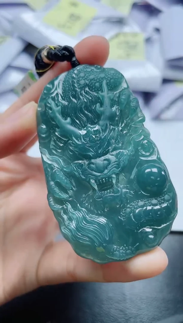 翡翠未镶嵌颈饰