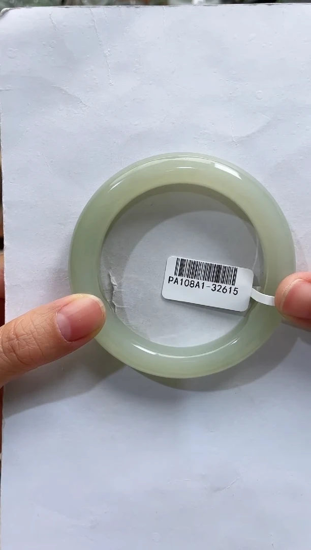 【闪购商品】和田玉手镯未镶嵌56