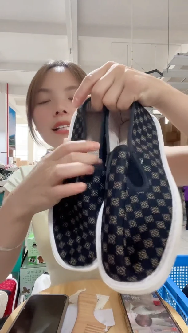 何航请仓福利款39码黑格子松紧71#