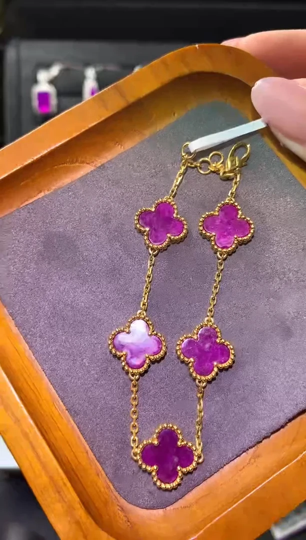 【闪购商品】苏纪石（舒俱来）.足金镶嵌舒俱来手链