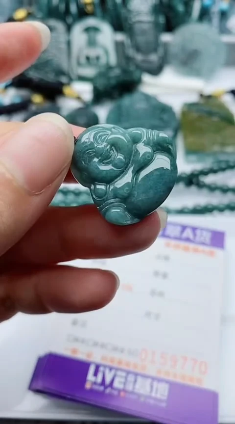 翡翠未镶嵌颈饰