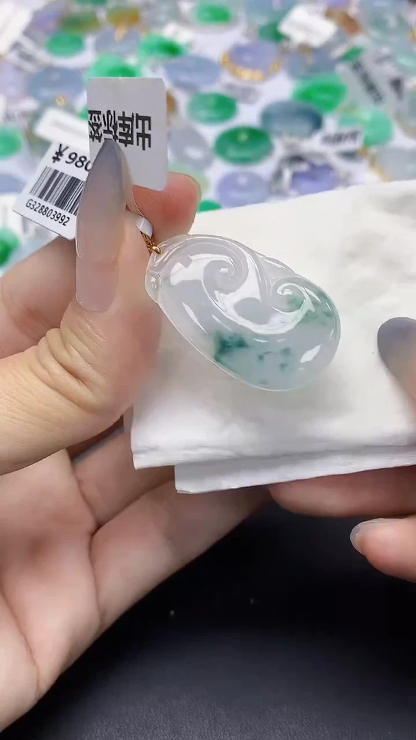 翡翠18K金镶嵌颈饰天然缅甸a货翡翠