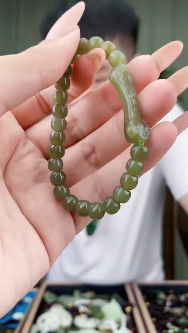 未镶嵌和田玉挂件拍一发一，多样性发货！