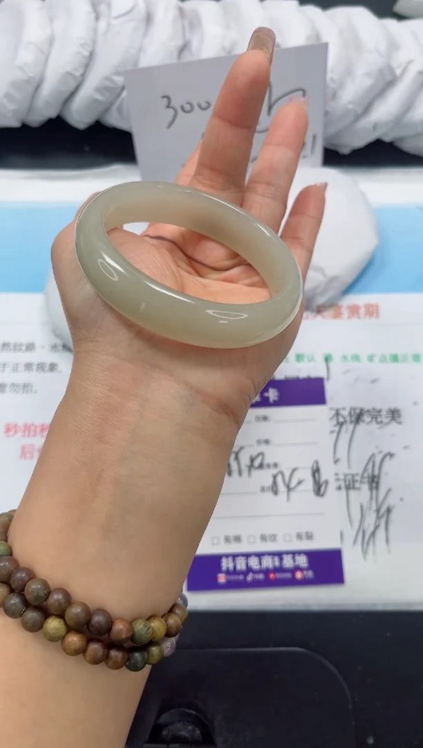 未镶嵌手镯石英质玉32-55.4