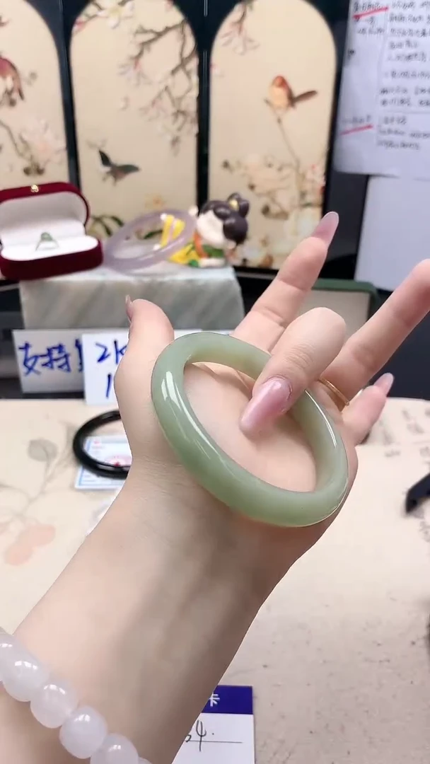石英质玉手镯未镶嵌34/56.1