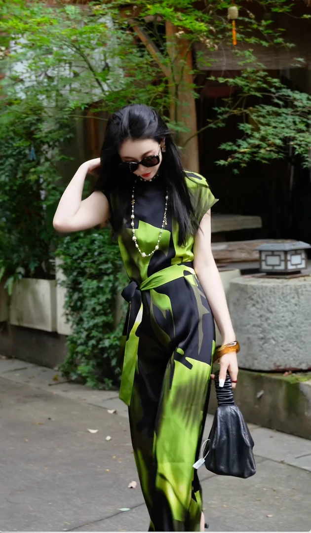 【靓靓推荐】精品时尚舒适气质连衣裙印花绿色黑色LM0916