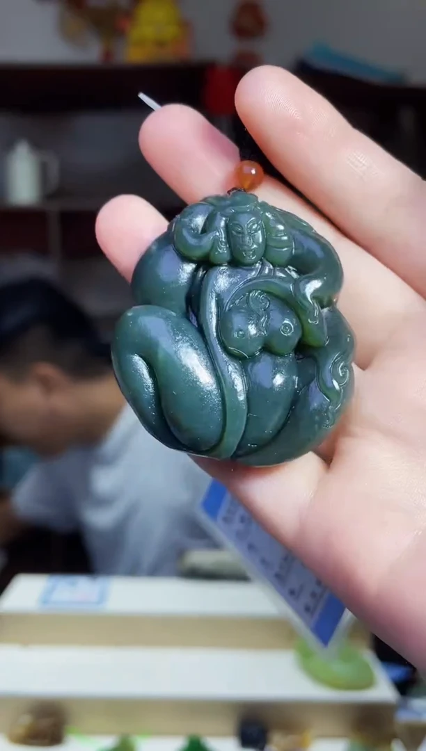 和田玉未镶嵌颈饰1