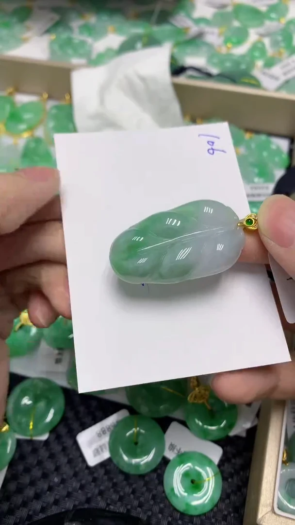 颈饰未镶嵌翡翠缅甸A货翡翠