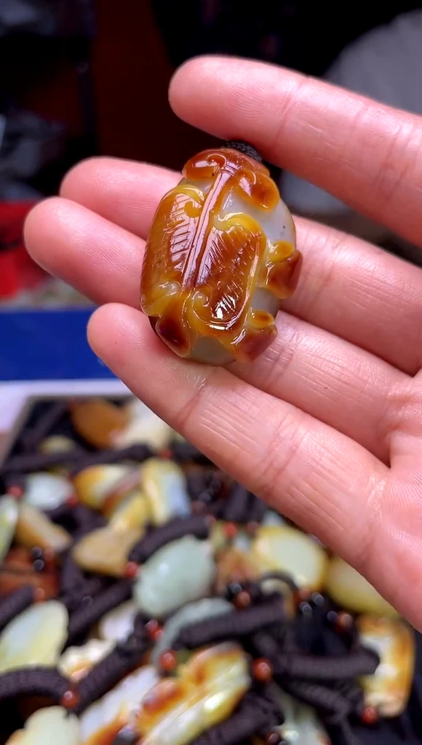 和田玉未镶嵌颈饰1