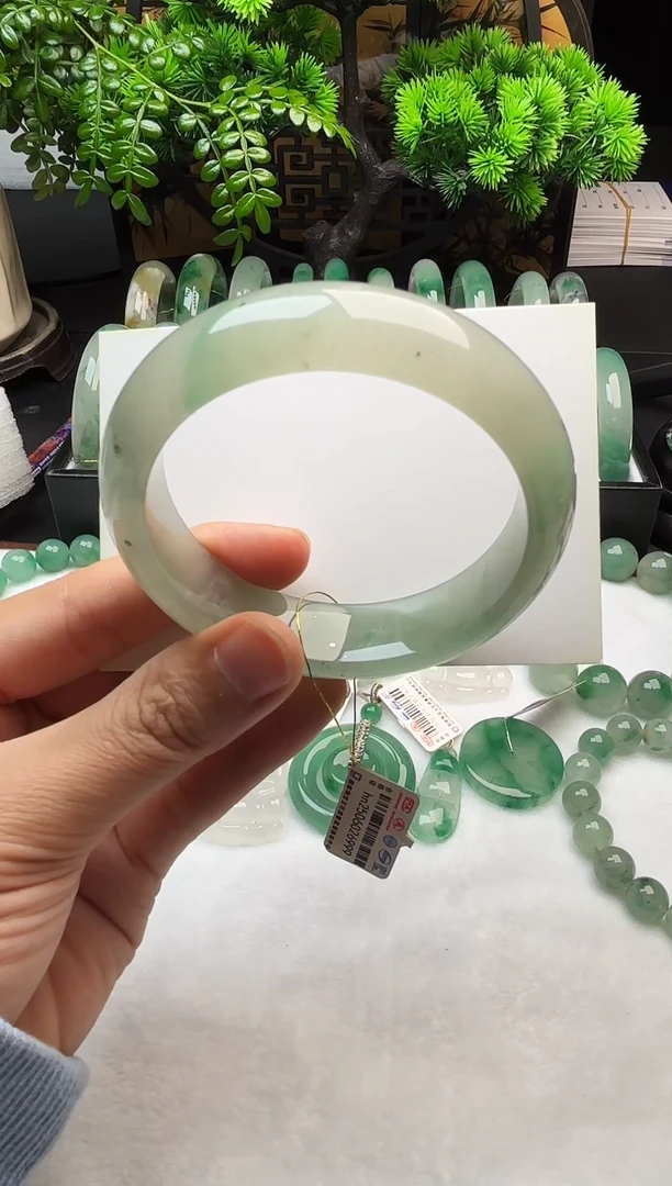 未镶嵌手镯石英质玉102