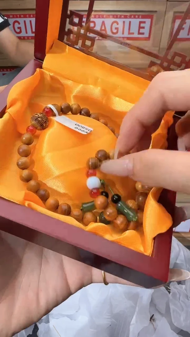 精美手串（无礼盒）