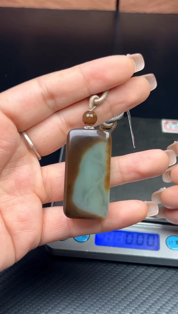 和田玉未镶嵌吊坠(赠链)若羌微色差吊坠