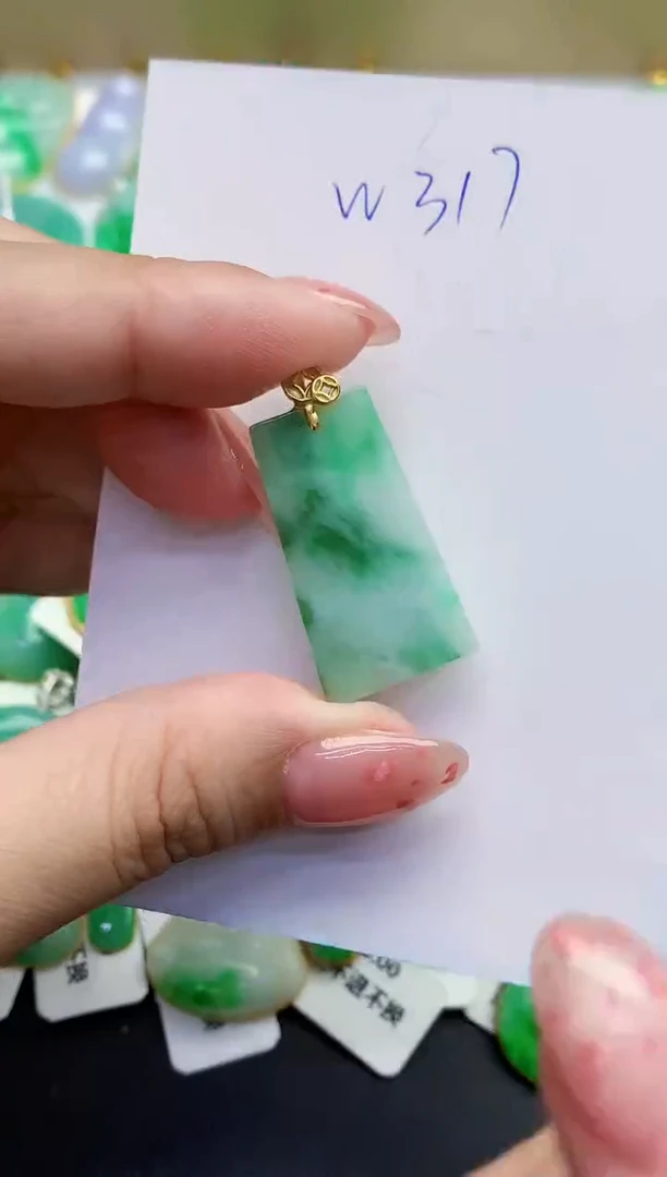 翡翠未镶嵌颈饰缅甸天然翡翠A货