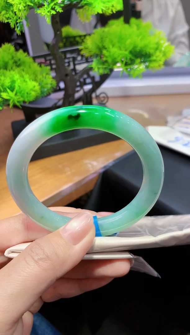 未镶嵌手镯翡翠-k96 天然缅甸A货翡翠57圆条