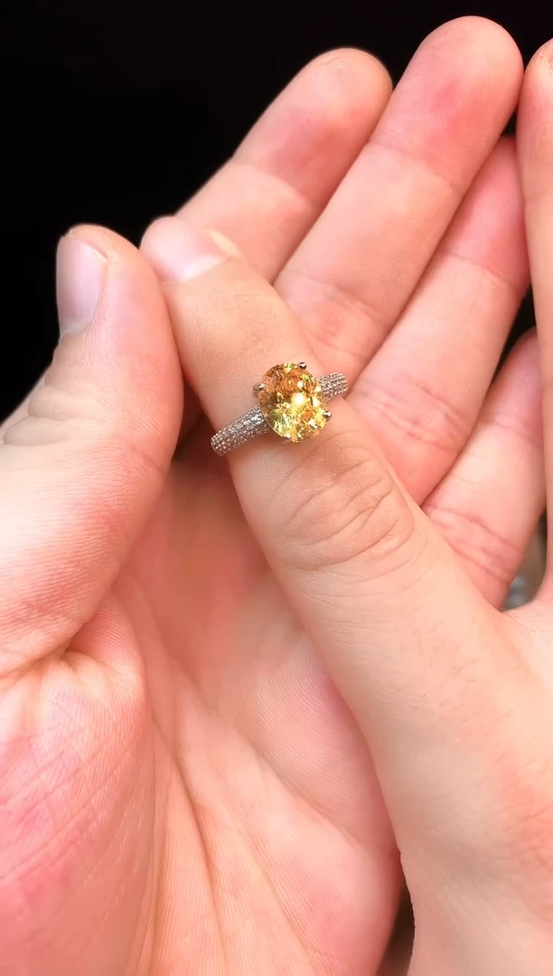 银S925镶嵌戒指黄晶......