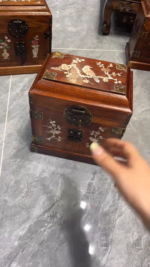 木喜鹊登梅官箱首饰箱