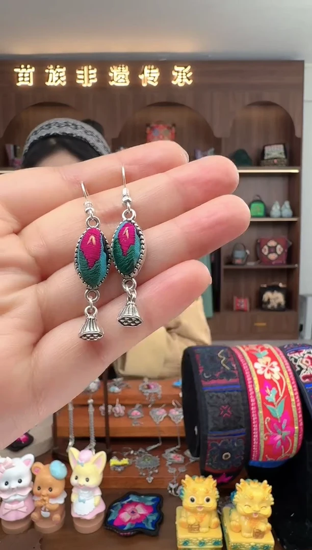 【闪购商品】织绣扶光苗绣传承5