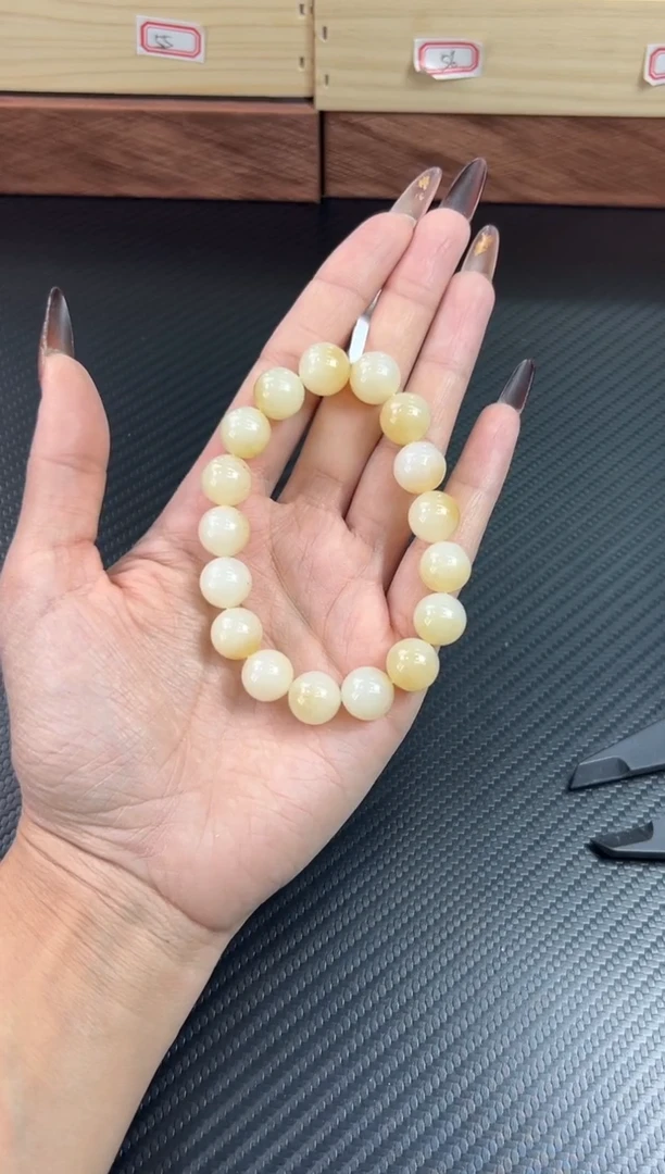 未镶嵌手串和田玉舟*?金山微色差卡12M