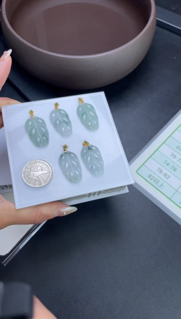 【闪购商品】翡翠吊坠(不含链)未镶嵌W008-31710F多样性发一