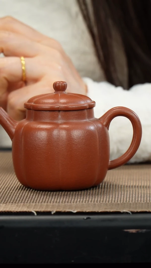 【闪购商品】紫砂茶壶生砂朱泥筋纹繁花