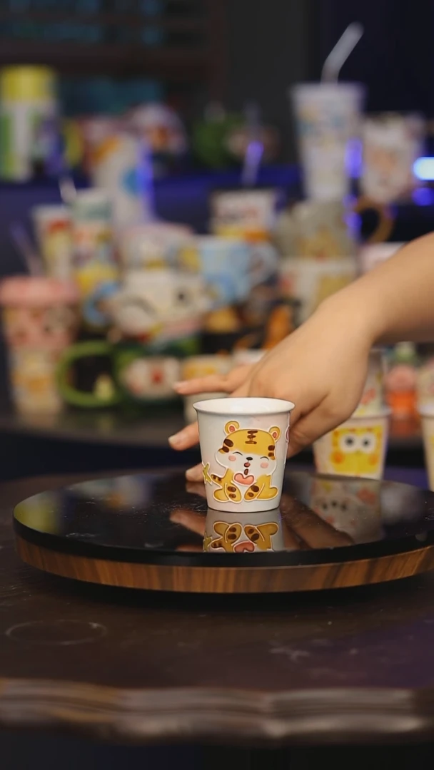 【闪购商品】摆件景德镇釉下彩绘设计师款式陶瓷