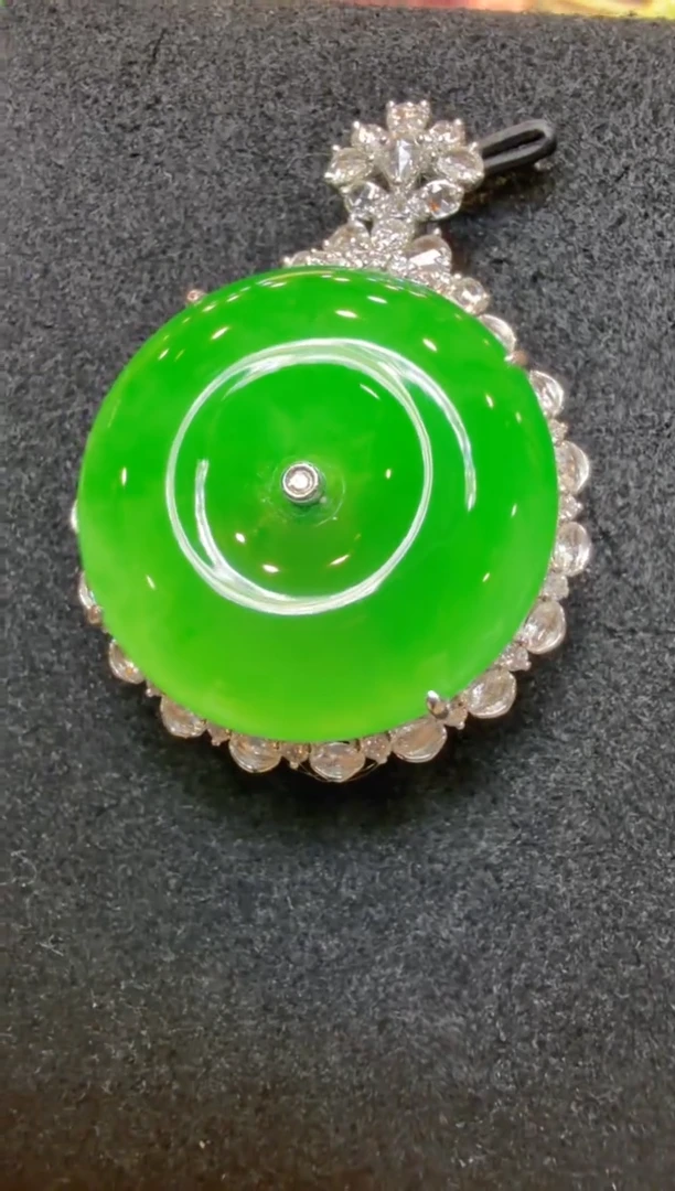 吊坠(不含链)18K金镶嵌翡翠多样性团购发一件