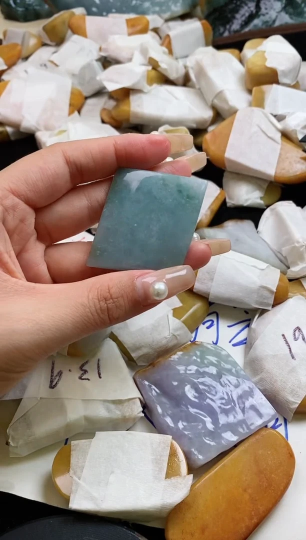 翡翠裸石翡翠挂件裸石