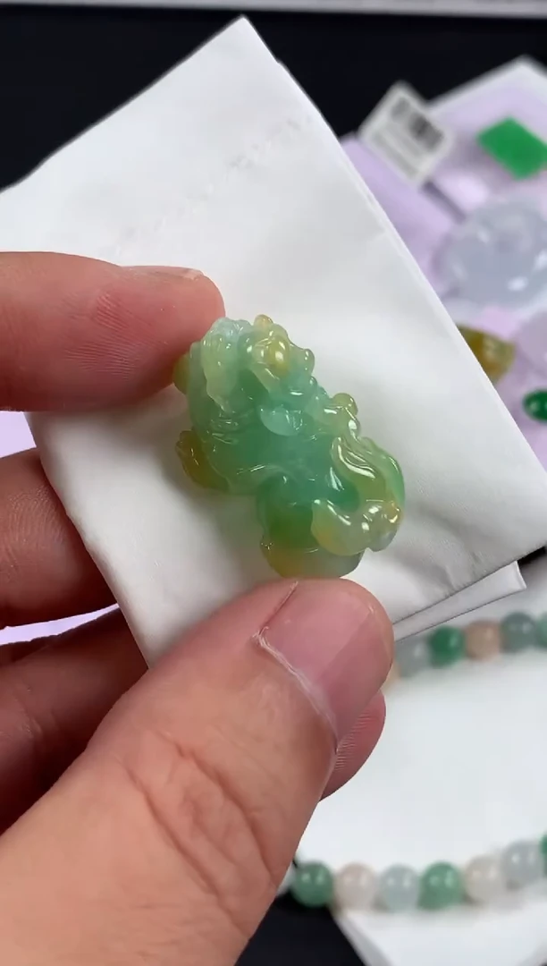 未镶嵌定制翡翠小*伴翡翠