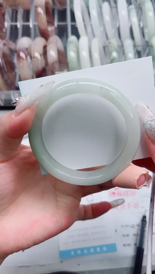 【闪购商品】石英质玉手镯未镶嵌A276-58.4