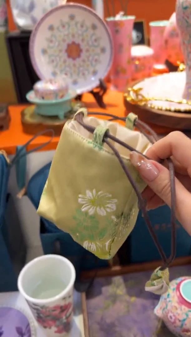 瓷片小乔闪购链接