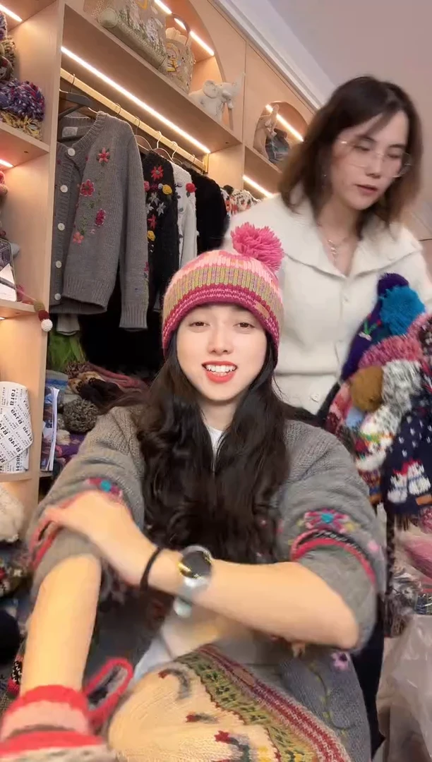 羊毛粉色小鸡帽