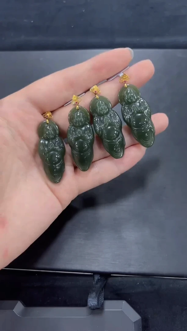 和田玉18K金镶嵌挂件（多样性发一件）