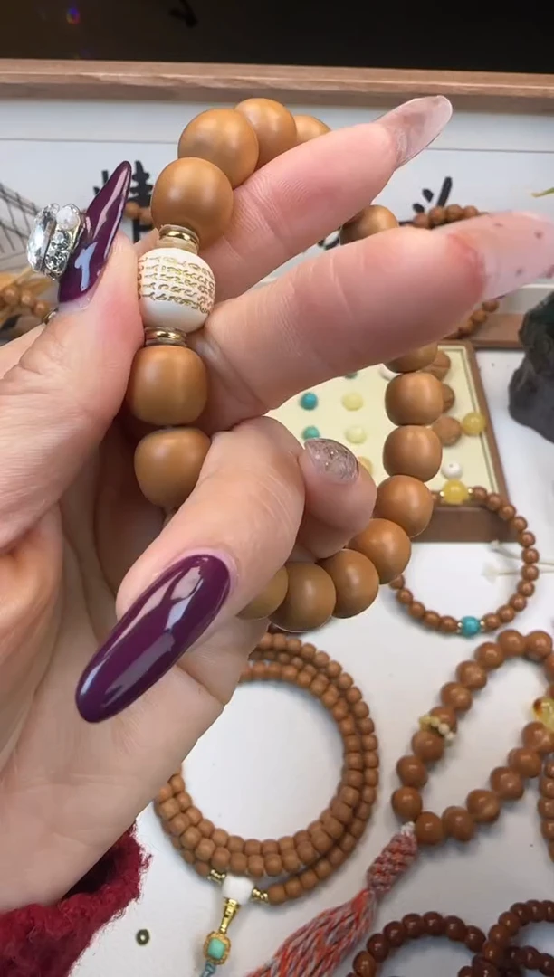 手串桃核淡***香12+老型加猛犸