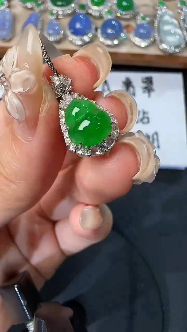 吊坠(不含链)18K金镶嵌翡翠31