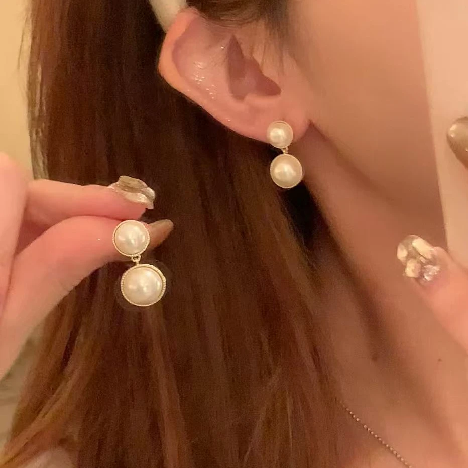 铜合金仿珍珠耳饰 秋冬轻奢法式珍珠耳环女气质高级感耳针耳饰