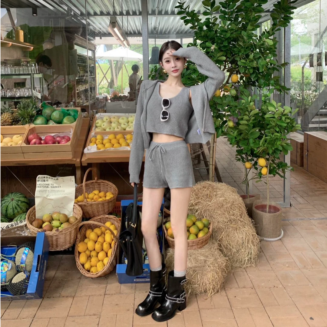 秋季穿搭一整套性感辣妹灰色连帽外套背心上衣女高腰休闲短裤套装