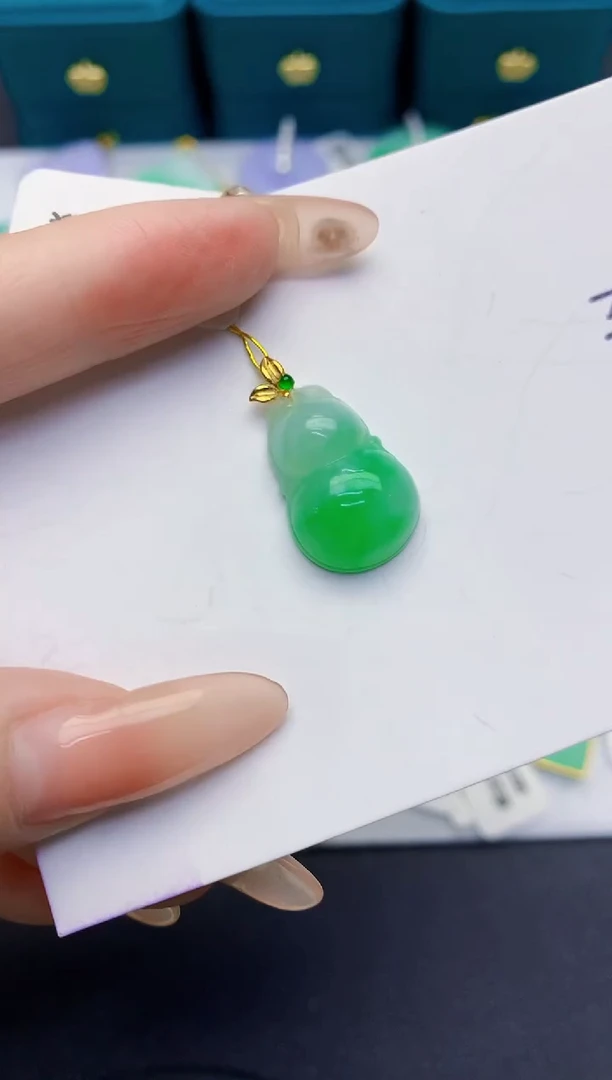 颈饰18K金镶嵌翡翠缅甸天然翡翠A货