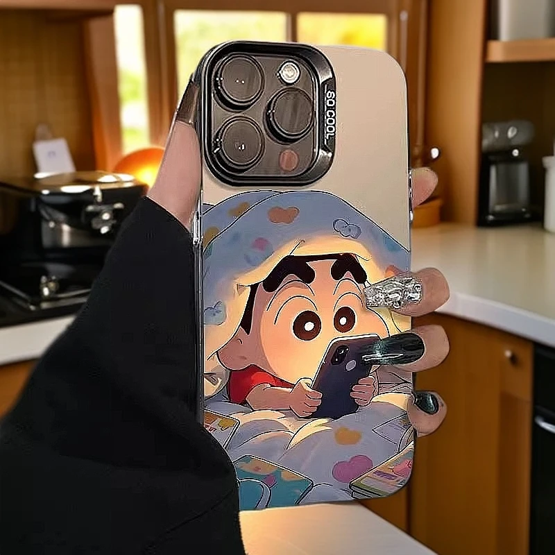 躲被窝小新适用苹果16promax手机壳华为P70情侣防摔创意ins风新款