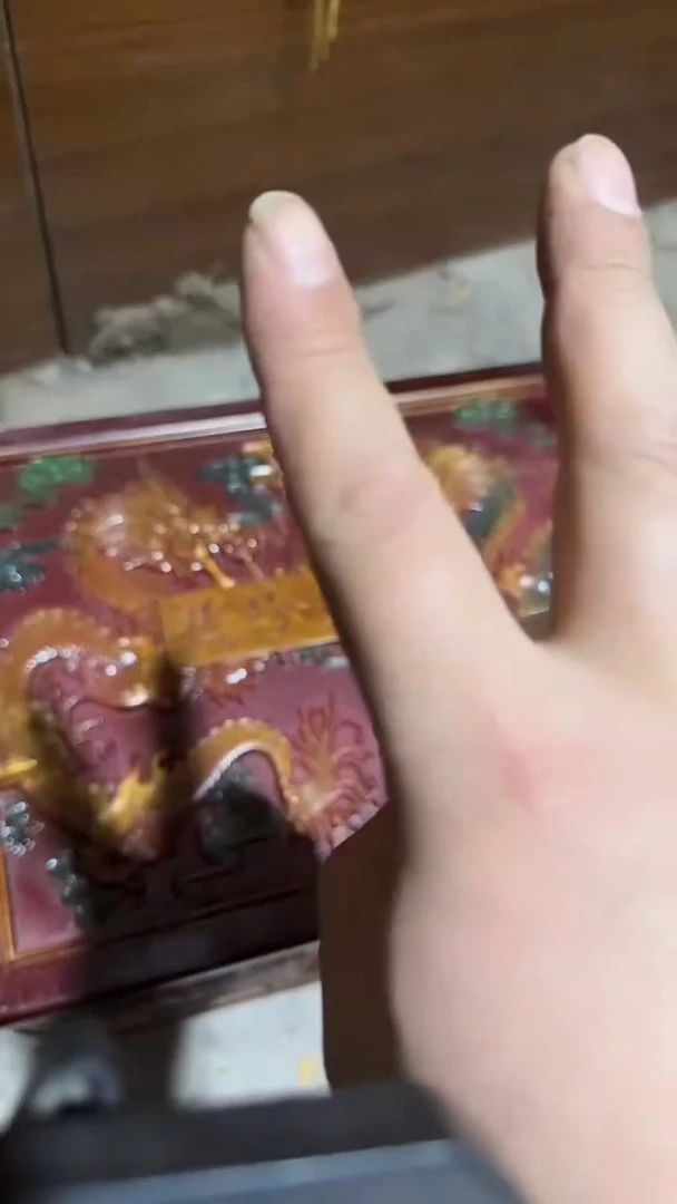 木     超大红箱子