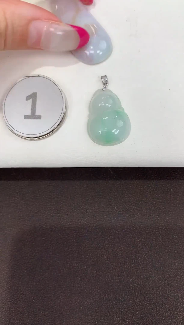 颈饰18K金镶嵌翡翠天然缅甸A货翡翠