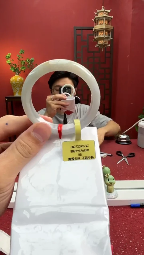 未镶嵌手镯（圆镯）翡翠翡翠手镯7