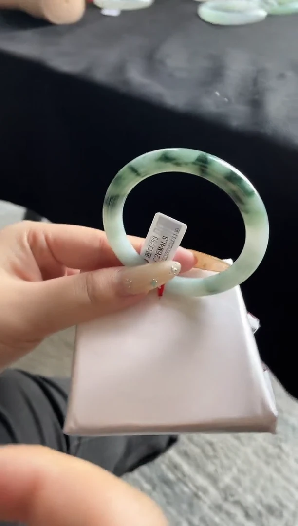 未镶嵌手镯翡翠三天鉴赏期