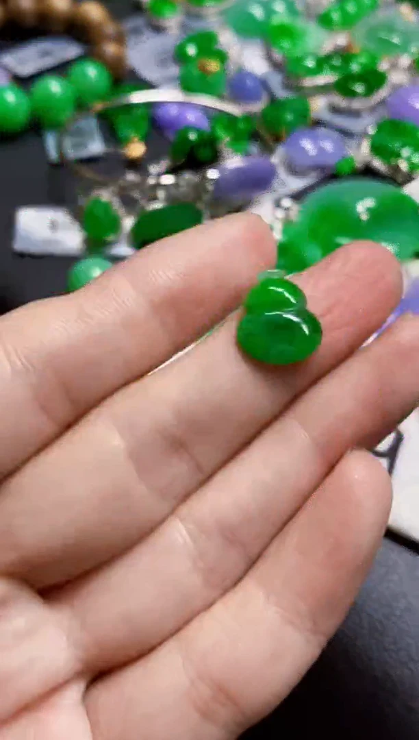 颈饰未镶嵌翡翠夏*辰吊坠